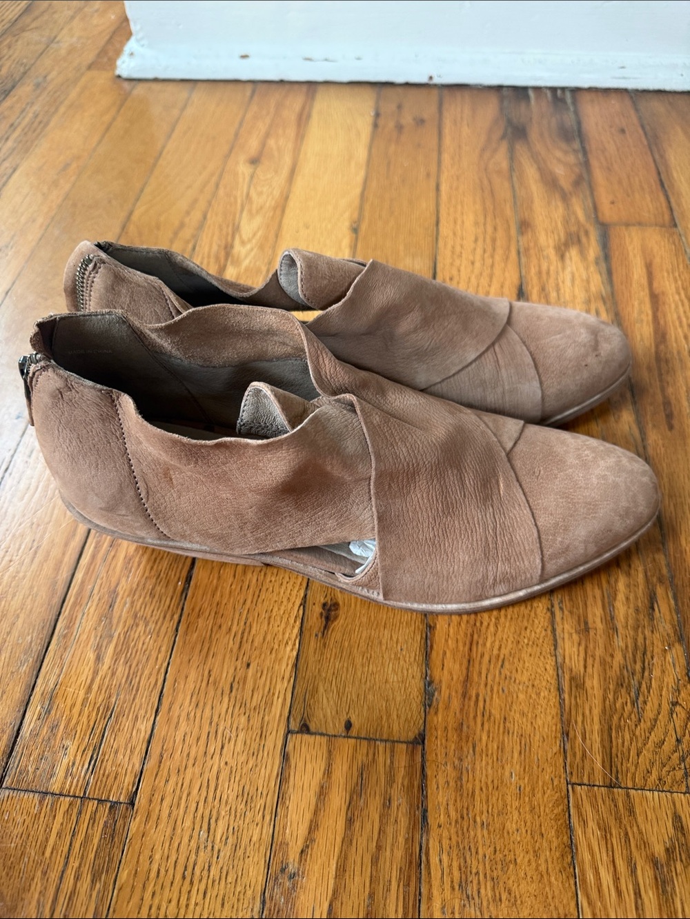 Eileen Fisher Suede Ankle Booties in Light Brown 10 - Picture 4 of 7